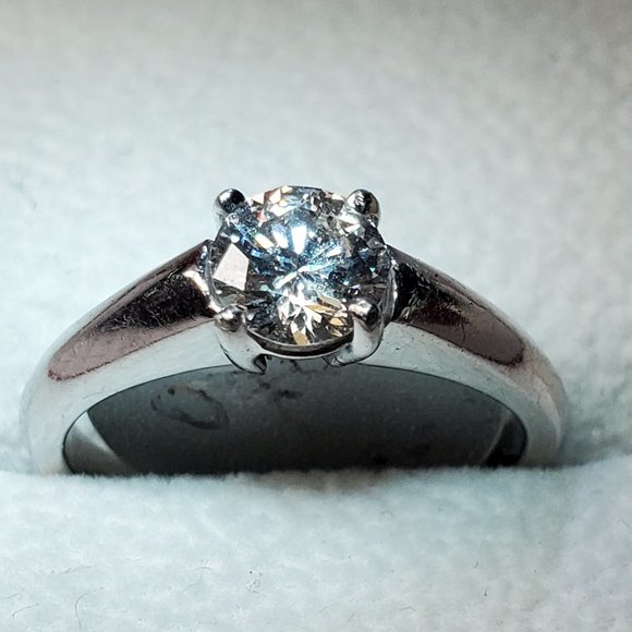 PLATINUM DIAMOND RING - Picture 3 of 6